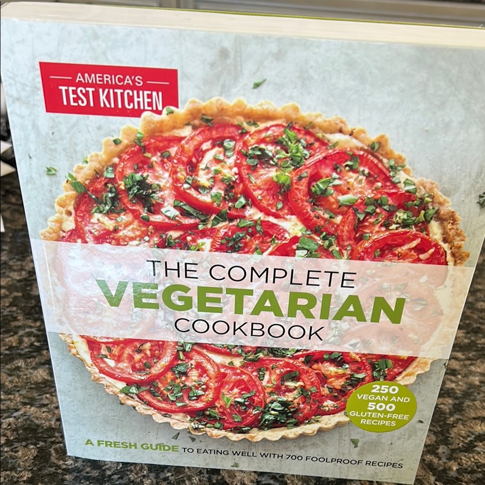 Green Vegetarian Cookbook for Kitchen Enthusiasts